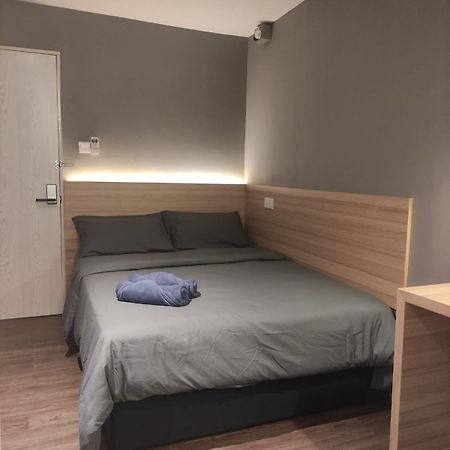 Ez Cabins 斯里巴加湾市 外观 照片