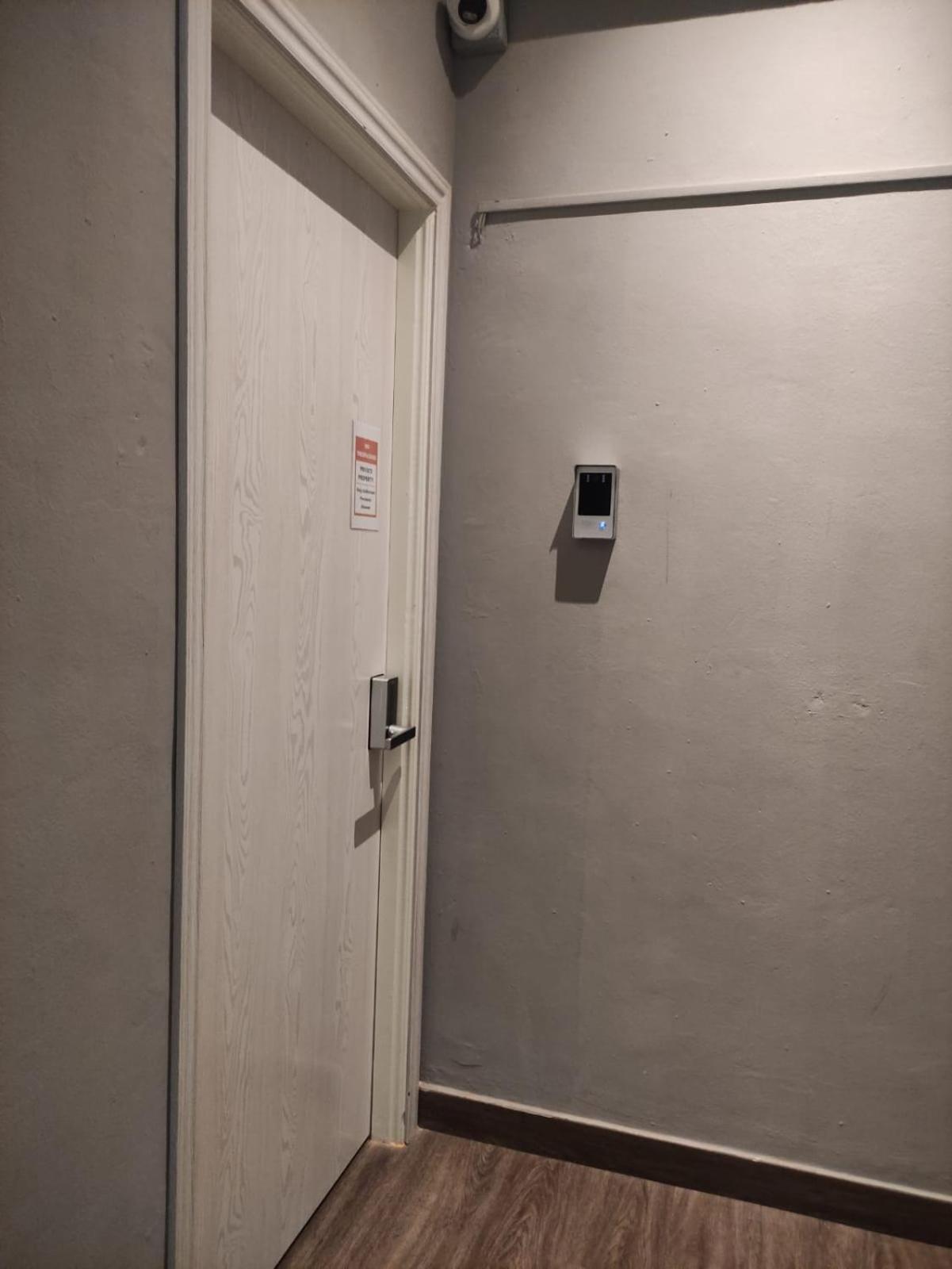 Ez Cabins 斯里巴加湾市 外观 照片